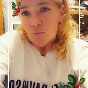 Meet your Posher, Angi